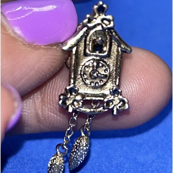 Avon Vtg. Coo Coo Clock tie tac pin. - Picture 2 of 13